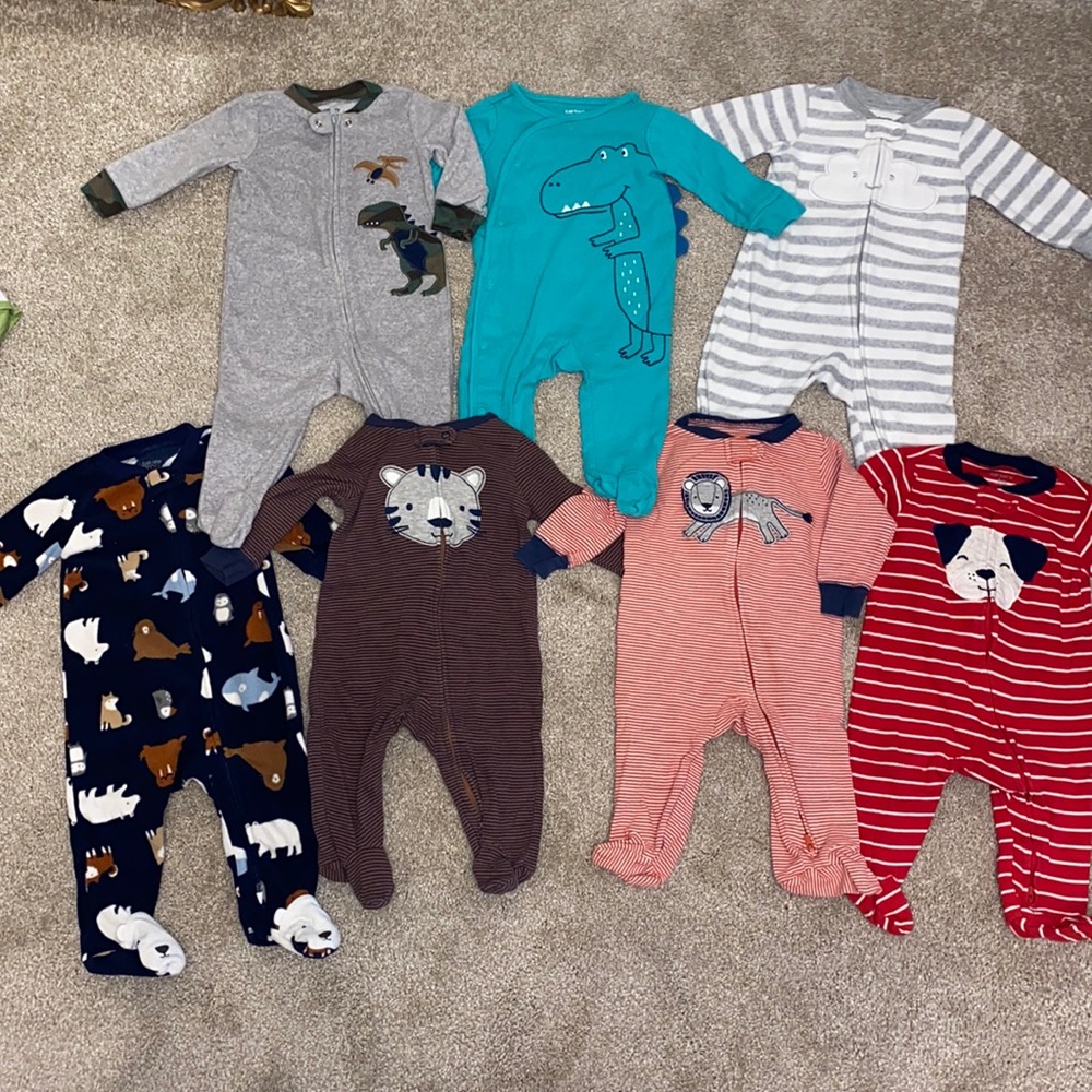 NWOT Carter’s footed pajamas